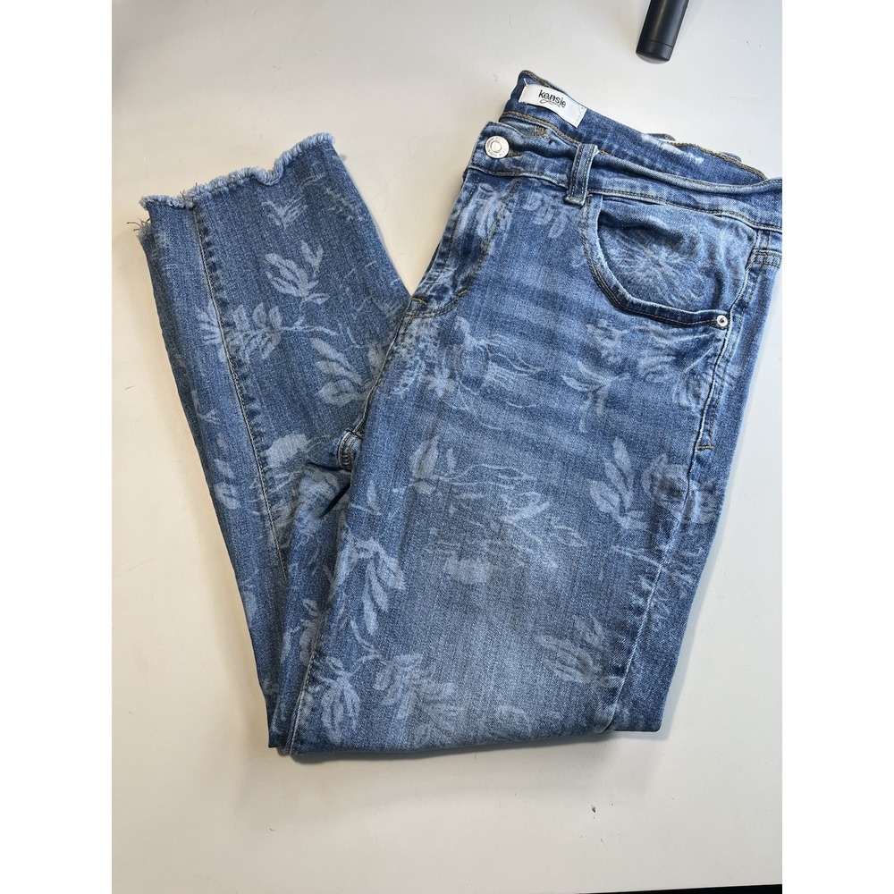 Kensie Vintage Lux High Rise 10/30 Relaxed Jeans Floral Wash Women's Denim